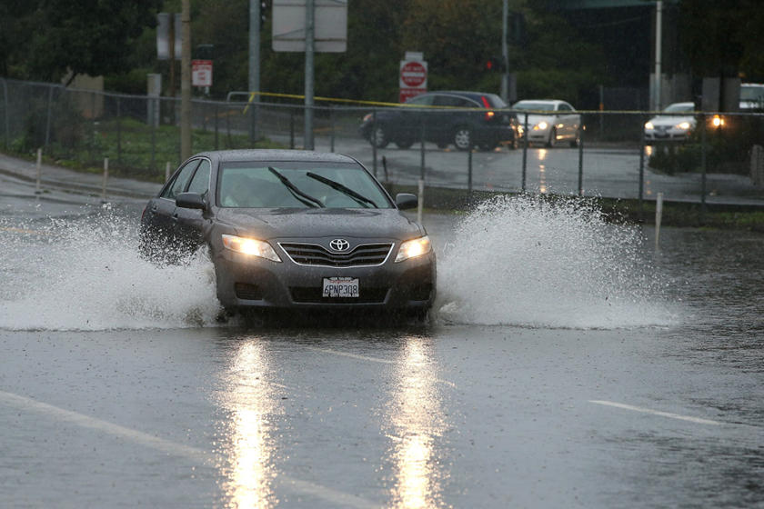 flood road, drive safely in the rain