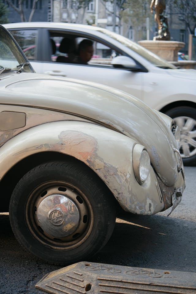 Volkswagen Beetle, faded paint