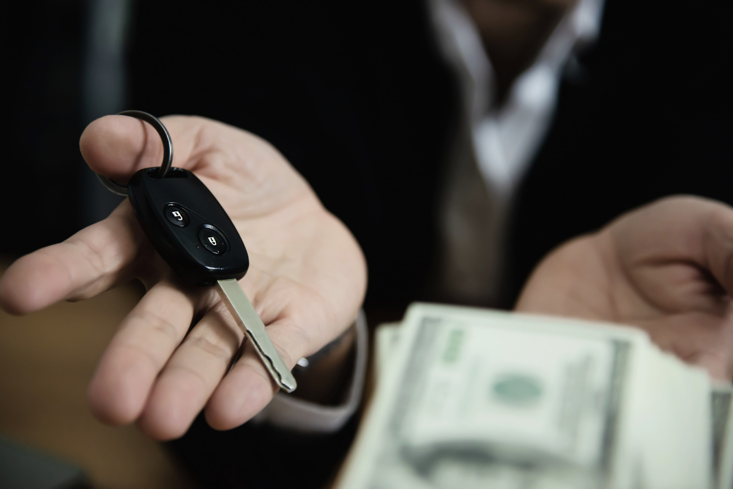 Car keys, cash, jual kereta belum habis bayar